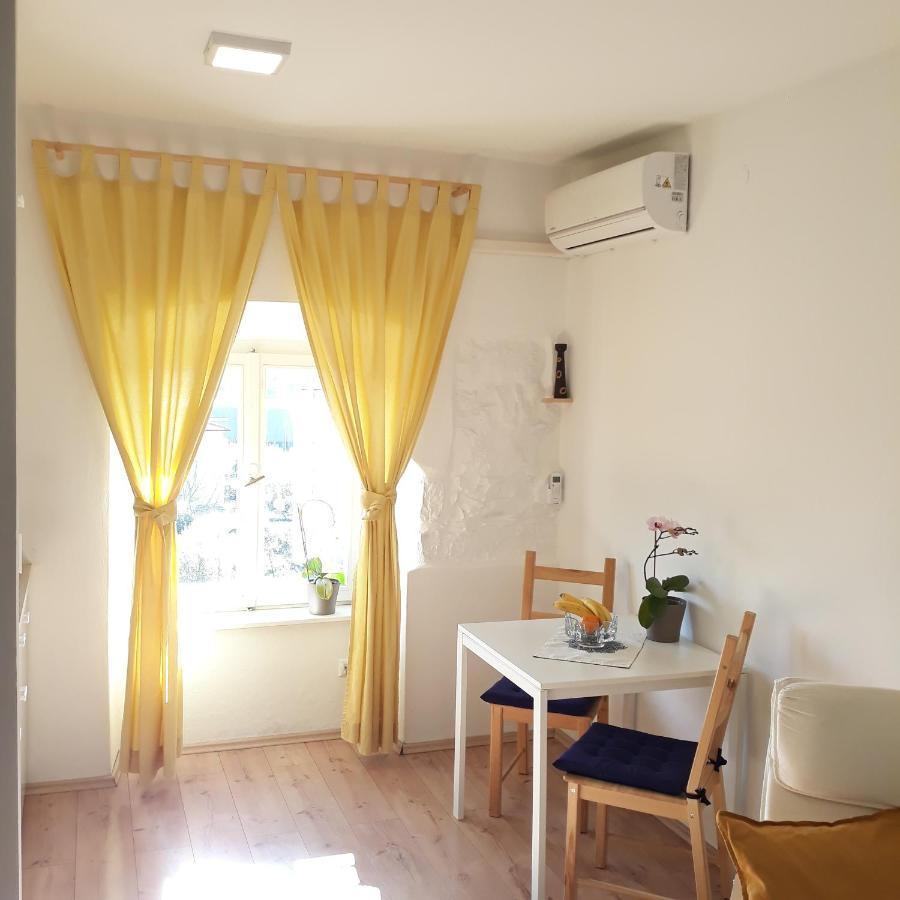 PUY Studio Apartman "Nicole" מראה חיצוני תמונה