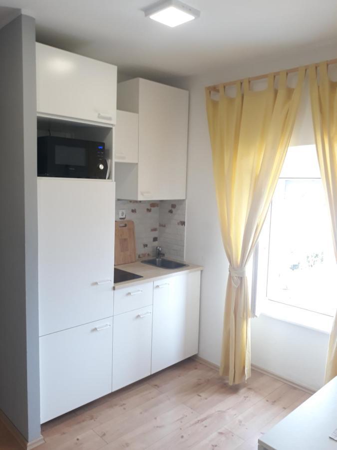 PUY Studio Apartman "Nicole" מראה חיצוני תמונה